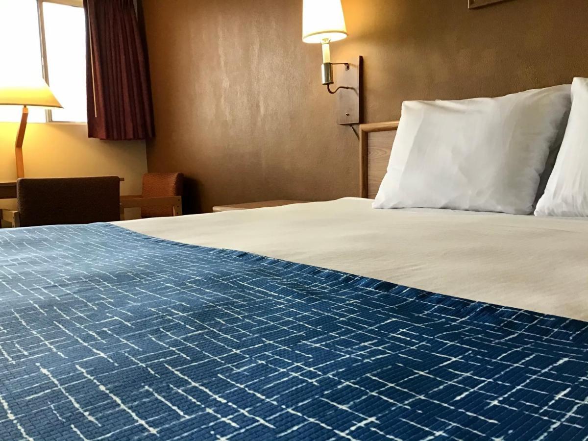 Travelodge By Wyndham Powell Exteriör bild
