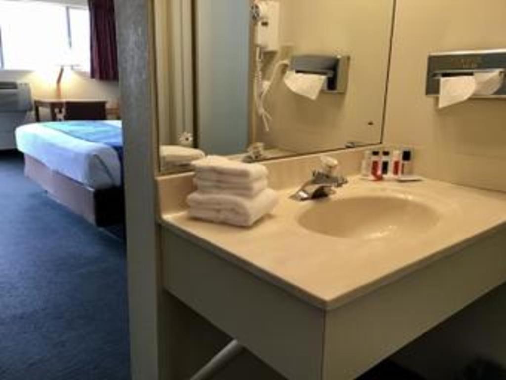 Travelodge By Wyndham Powell Exteriör bild