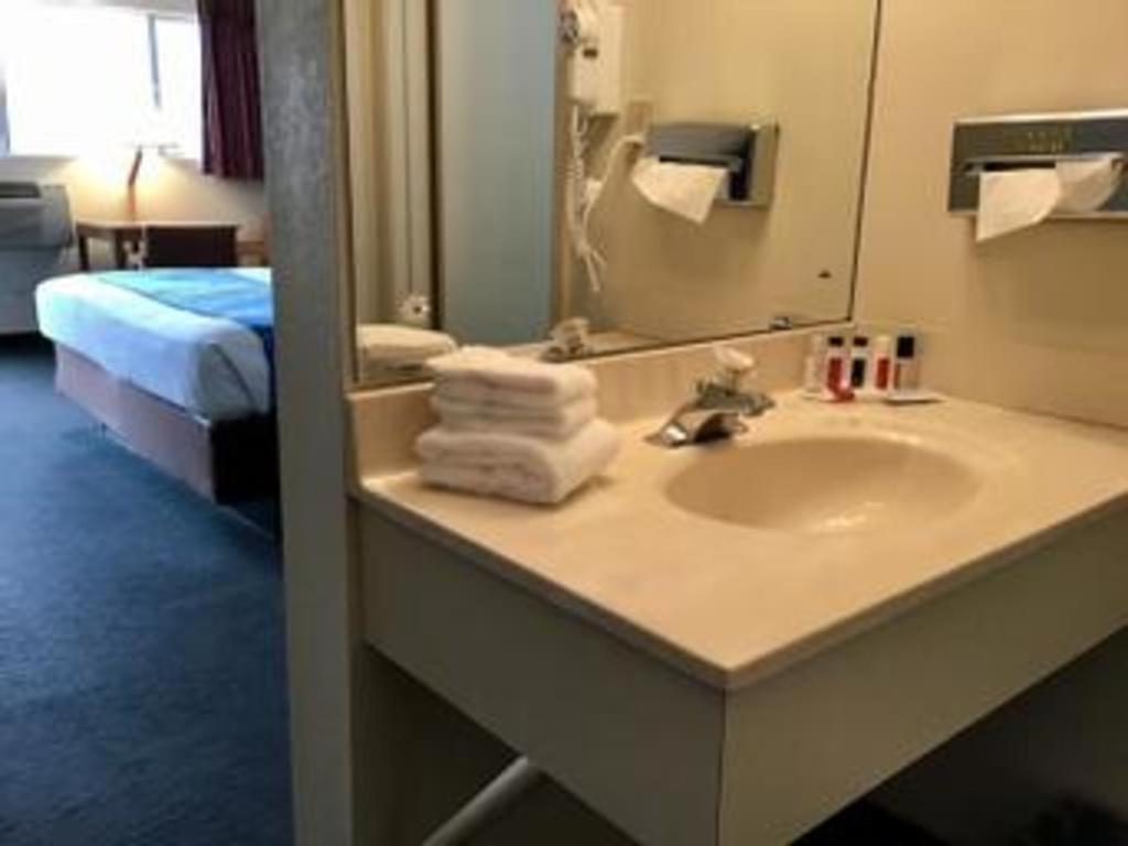 Travelodge By Wyndham Powell Exteriör bild